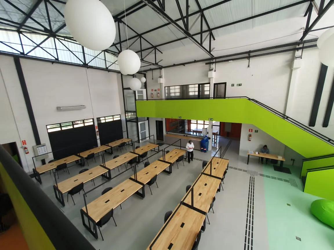 Lab Plasma · vista ampla do coworking